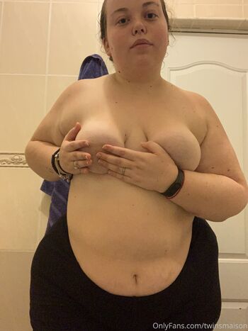 RO LU FAT BIG AS / fatbigasstwins nude photo #24