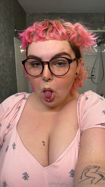 ur bbw pocket gf / fatstonerbaby nude photo #1