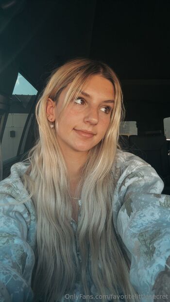 Ambie Bambie FREE / favoritelittlesecret nude photo #36