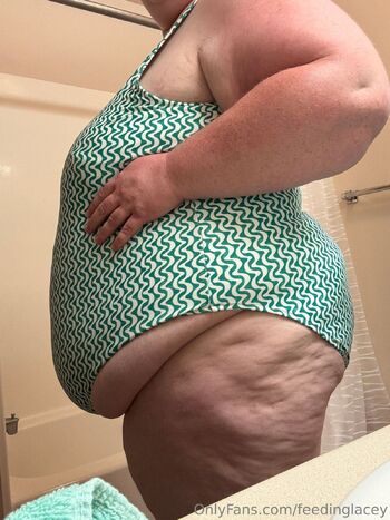 Lacey Palme / feedinglacey nude photo #6