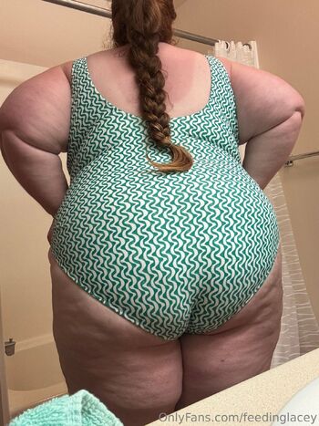 Lacey Palme / feedinglacey nude photo #7