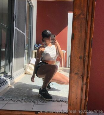 x Evee / feeling.toey4me / azriel.fetish_ nude photo #3