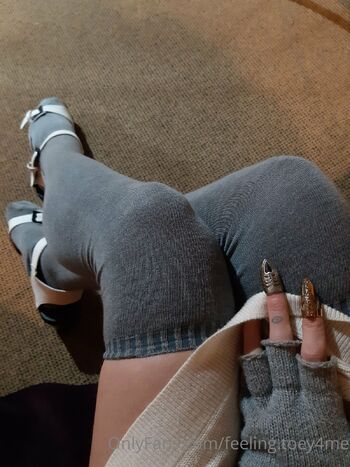 x Evee / feeling.toey4me / azriel.fetish_ nude photo #8