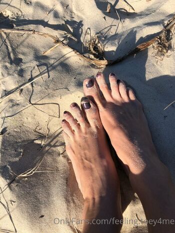 x Evee / feeling.toey4me / azriel.fetish_ nude photo #9