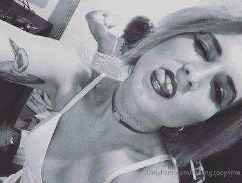 x Evee / feeling.toey4me / azriel.fetish_ nude photo #24