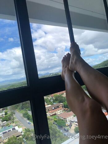 x Evee / feeling.toey4me / azriel.fetish_ nude photo #28