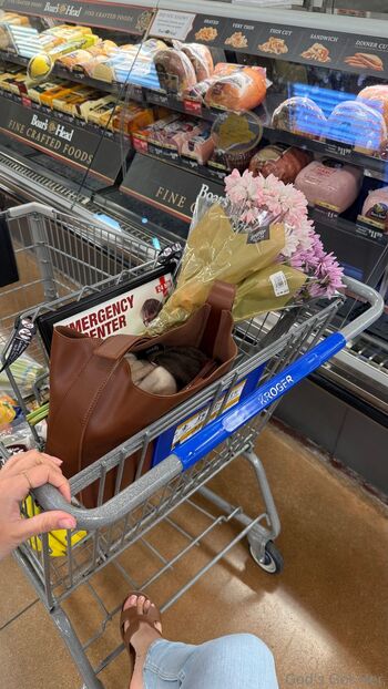 officially retired / feetbysvett nude photo #17