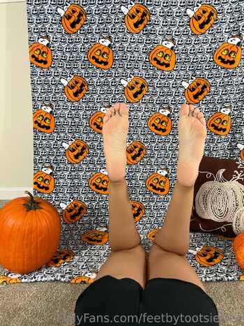 Tootsi / feetbytootsiefree nude photo #1