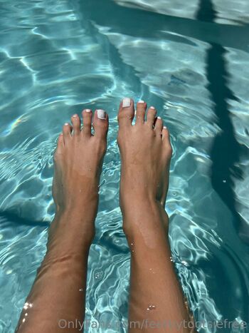 Tootsi / feetbytootsiefree nude photo #4