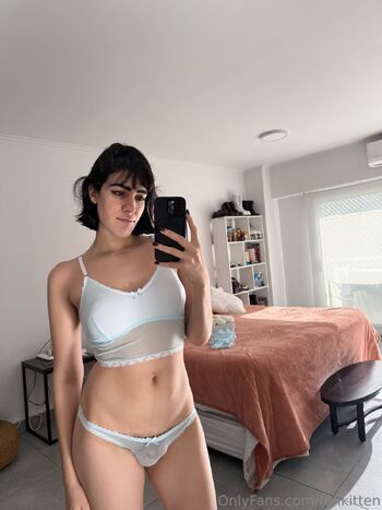 Fef / fefikitten nude photo #7