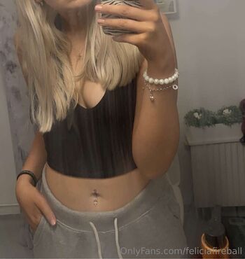 Your personal playdoll is online now / feliciafireball nude photo #3