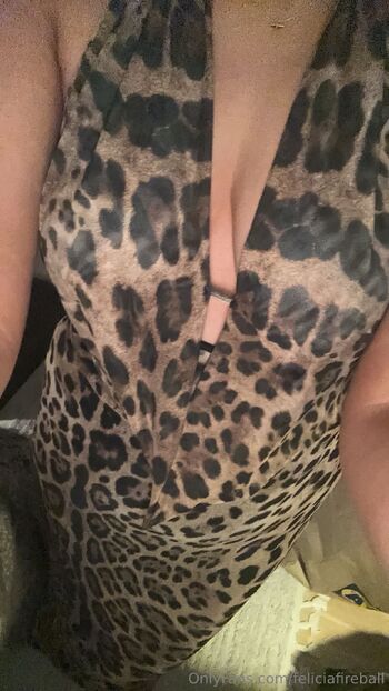 Your personal playdoll is online now / feliciafireball nude photo #6