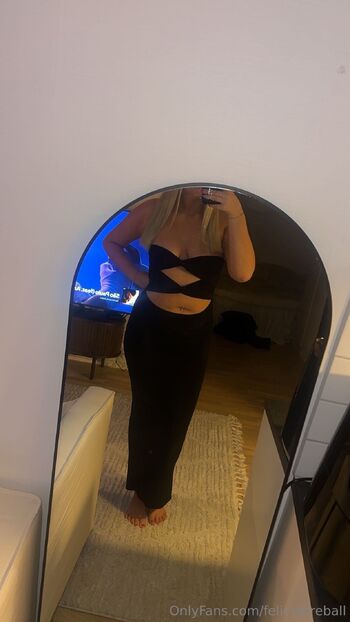 Your personal playdoll is online now / feliciafireball nude photo #10