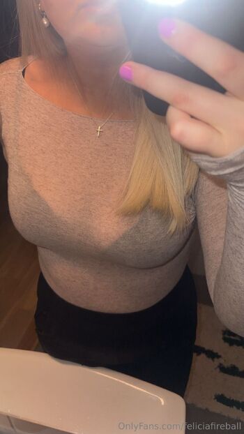 Your personal playdoll is online now / feliciafireball nude photo #14