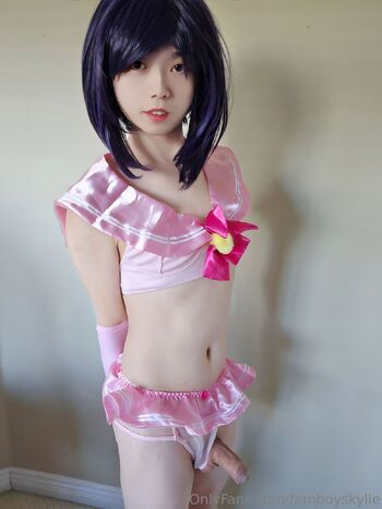 Skyli / femboyskylie nude photo #4