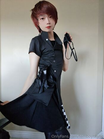 Skyli / femboyskylie nude photo #17