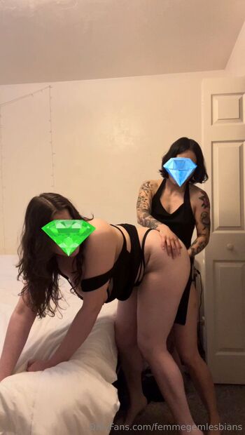 FemmeGemLesbian / femmegemlesbians nude photo #6