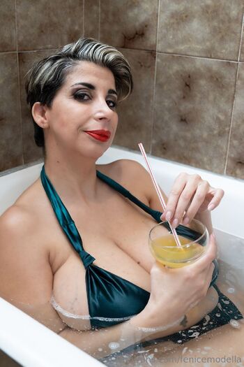 Fenice Modell / fenicemodella nude photo #5