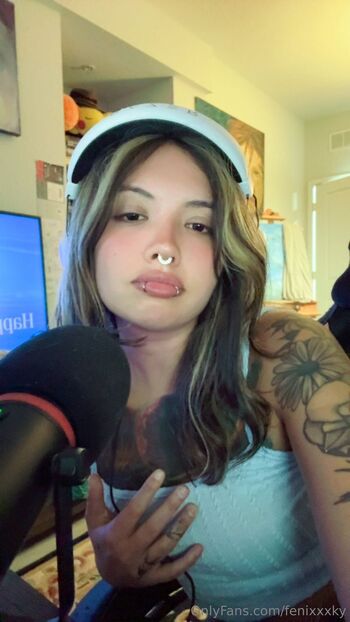 KY FENI / fenixxxky nude photo #20