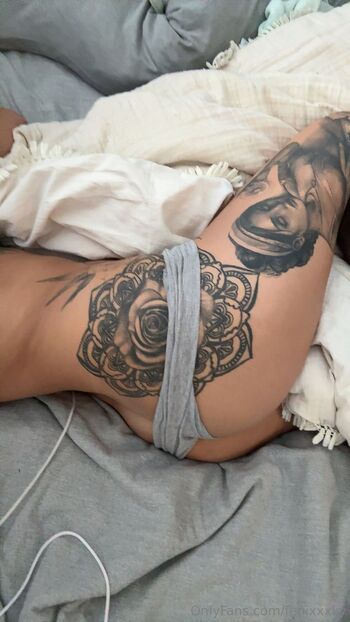 KY FENI / fenixxxky nude photo #28