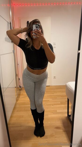 Fernanda / fernandasilvia nude photo #25