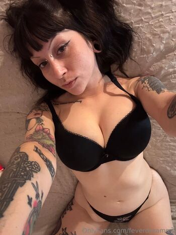 Tilli / feverdreamms / feverdreameuphoria nude photo #4