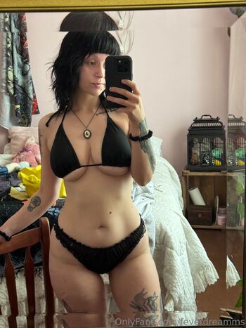 Tilli / feverdreamms / feverdreameuphoria nude photo #16