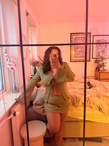 Veronika / feyadit nude photo #1