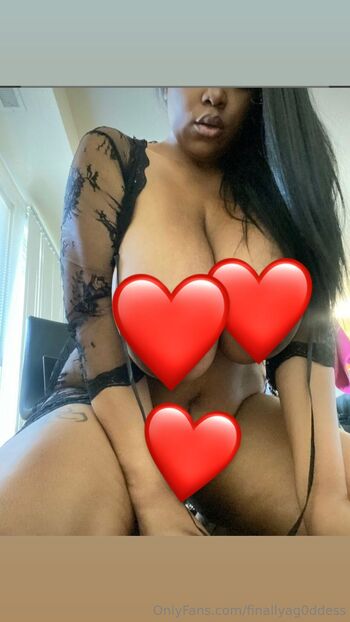 Finallyagoddes / finallyag0ddess nude photo #4