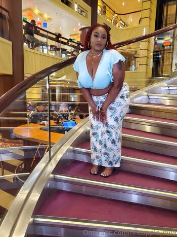 Fineapple / fineapple_diva nude photo #3