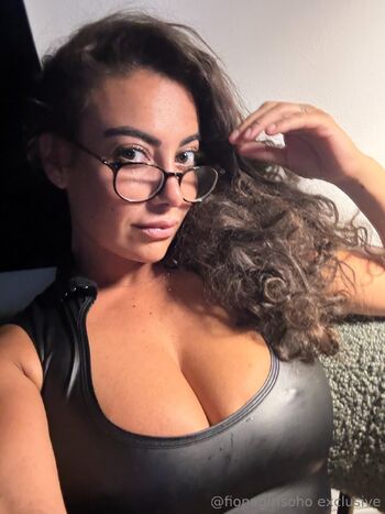 FionaGirlSoh / fionagirlsoho nude photo #30