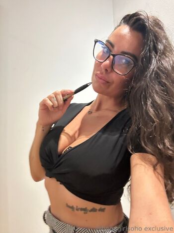 FionaGirlSoh / fionagirlsoho nude photo #33