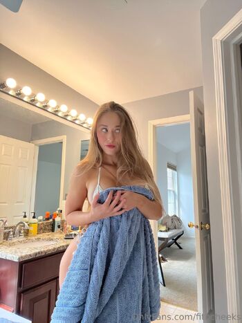 Fitbcheek / fitbcheeks nude photo #9
