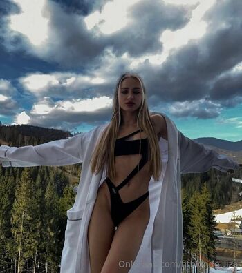 Liza / fitblonde_liza nude photo #1