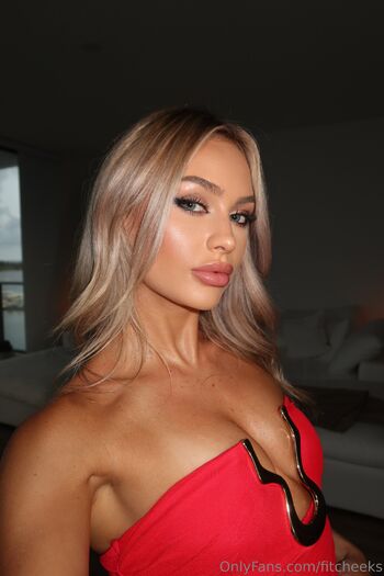 Peachy Cheeks / fitcheeks nude photo #1