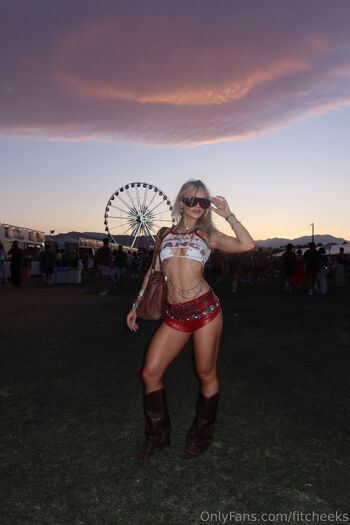 Peachy Cheeks / fitcheeks nude photo #21