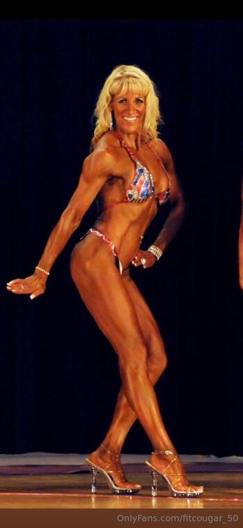 Bianc / fitcougar_50 nude photo #13