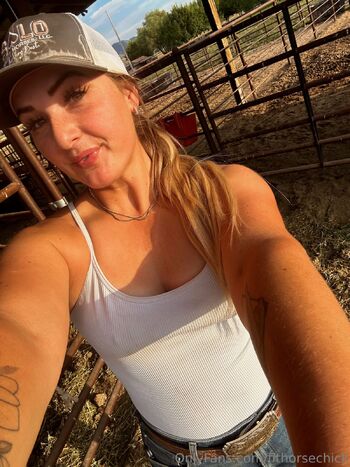 Cowgirl J / fithorsechick nude photo #22