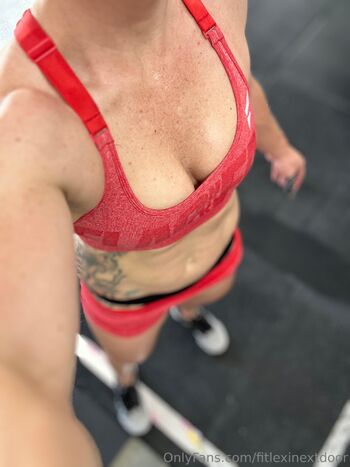 Lex / fitlexinextdoor nude photo #24