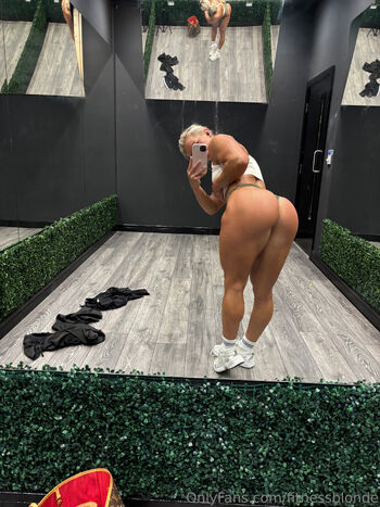Fitness blond / fitnessblonde nude photo #1