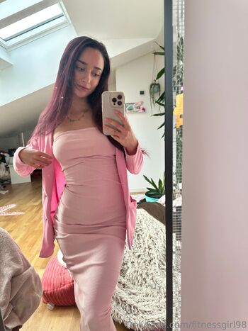 Li / fitnessgirl98 nude photo #2