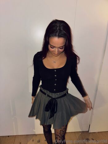 Li / fitnessgirl98 nude photo #34