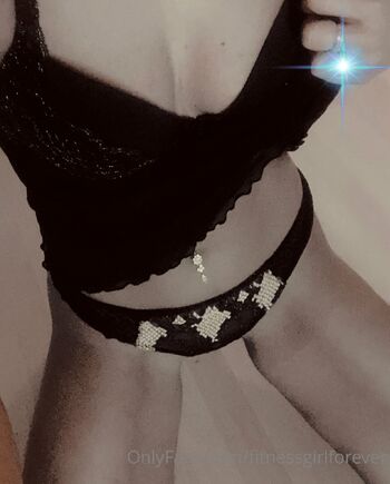 u20831656 / fitnessgirlforever nude photo #35