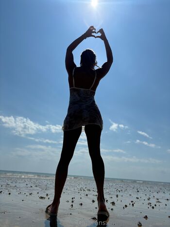 naughtywif / fitwifenextdoor nude photo #14