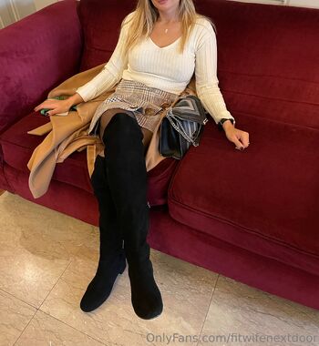 naughtywif / fitwifenextdoor nude photo #25