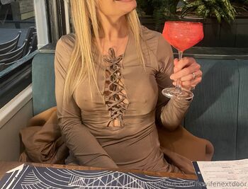 naughtywif / fitwifenextdoor nude photo #27