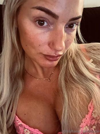 Fjuzie / fjuzie nude photo #1