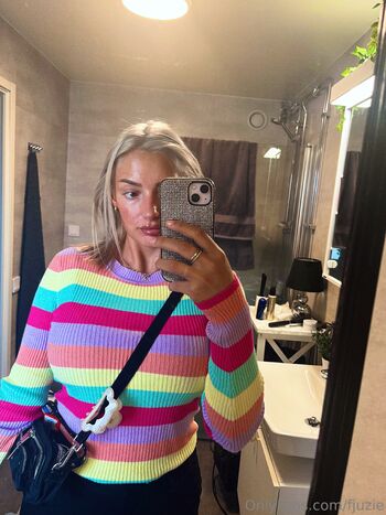 Fjuzie / fjuzie nude photo #10