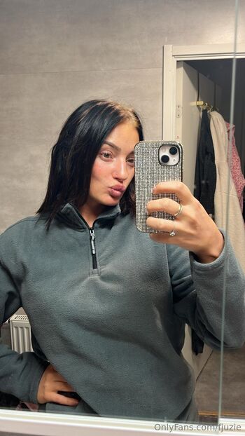 Fjuzie / fjuzie nude photo #15