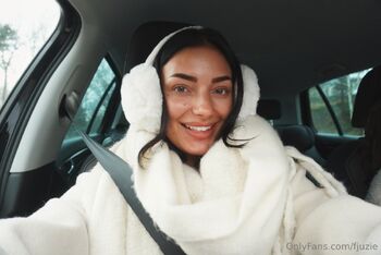 Fjuzie / fjuzie nude photo #19